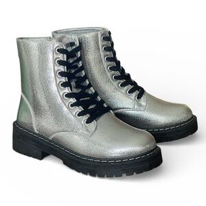 Sugar Kaedy Silver Metallic Crinkle Combat Boots Women’s Sz 8 Laceup Side Zipper